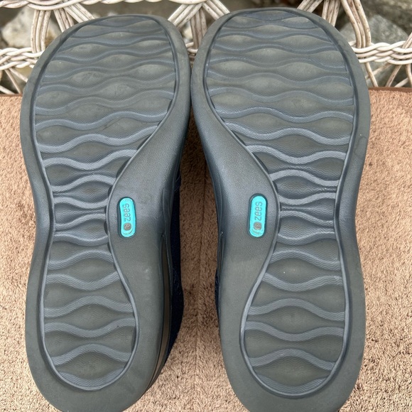 Bzees flats. Size 8. Denim material on outside. Slightly used on inside. - Picture 4 of 7